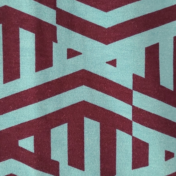 Lularoe Perfect Tee XS - Picture 2 of 3